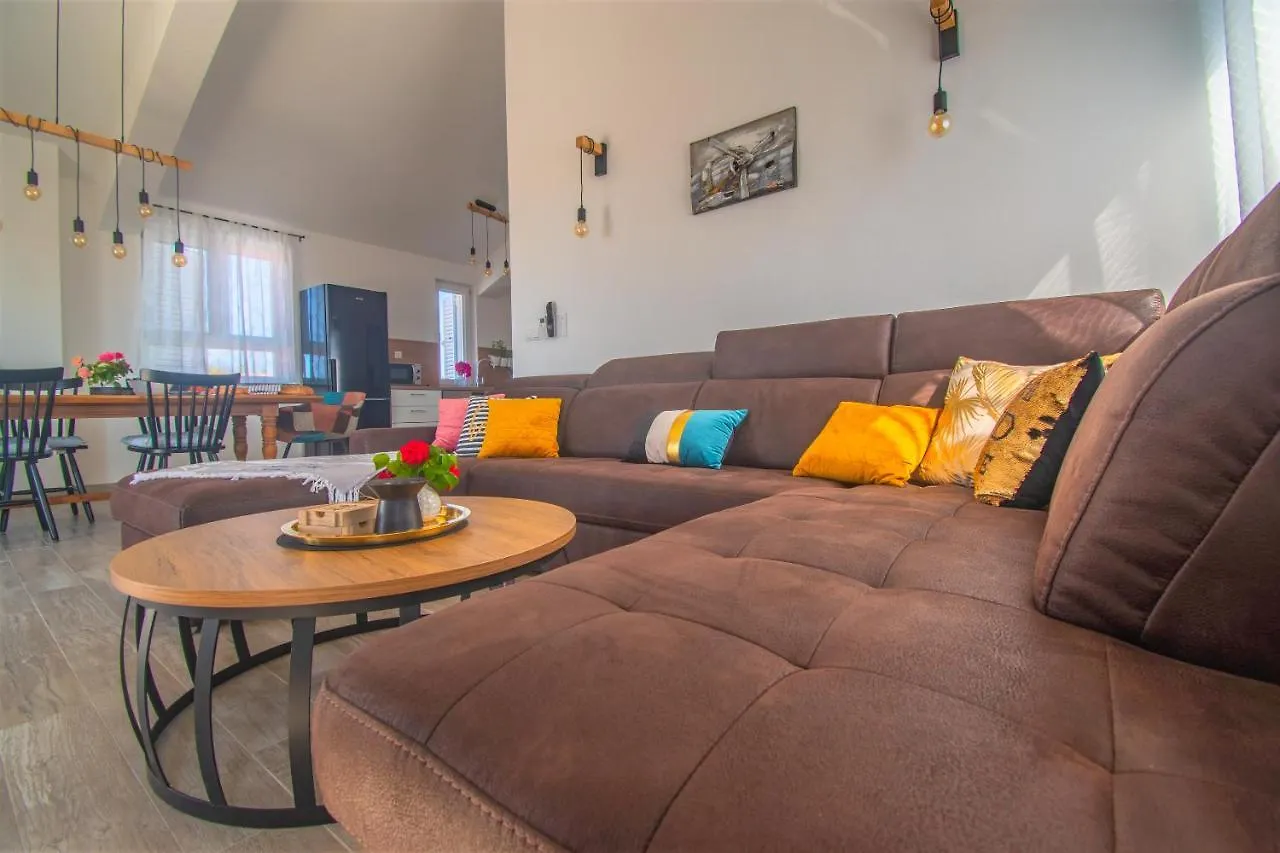 Olea Apartments Vir