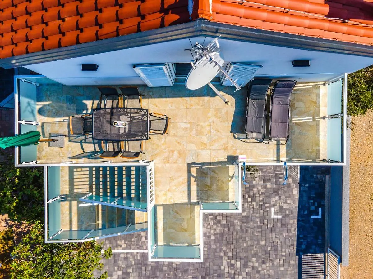 Olea Apartments Vir